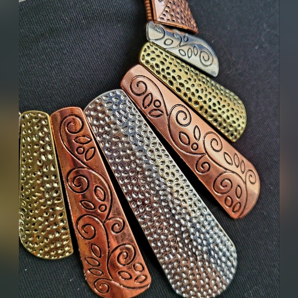 Bundle of NWT Paparazzi necklaces. - Picture 2 of 9